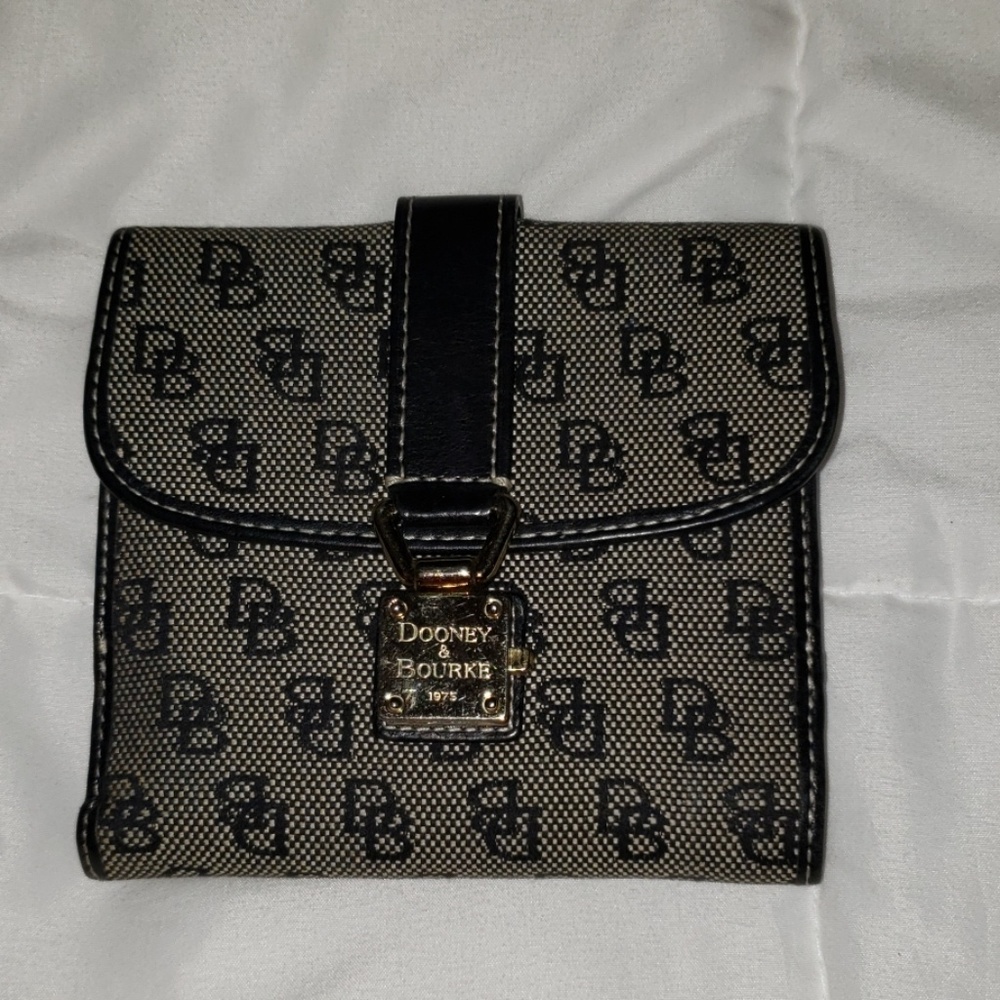 Dooney & Bourke signature wallet